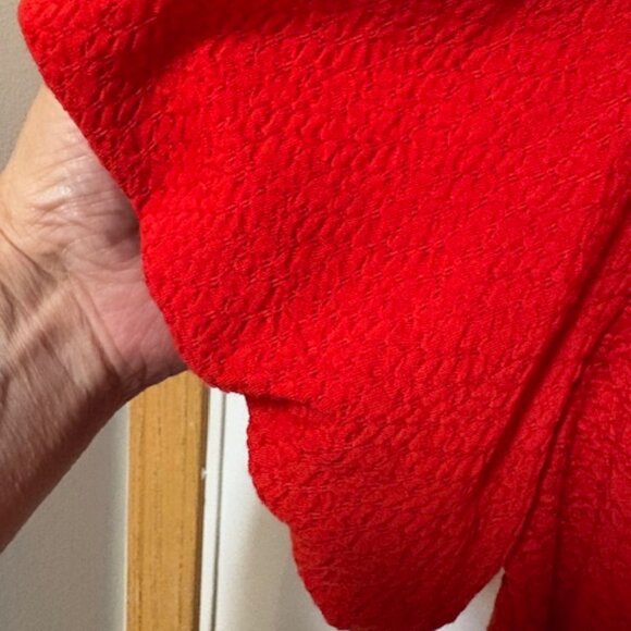 NEW LC LAUREN CONRAD WOMENS PLUS TRUE RED TEXTURED PULLOVER TOP. SZ. XXL - Picture 2 of 4